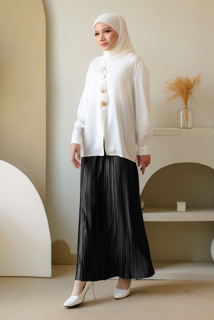 Sangria Skirt in Black